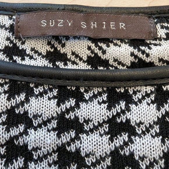 37. Suzy Shier Long Sleve MonoChrome Black & White w/ leatherette pockets Small - Picture 9 of 9